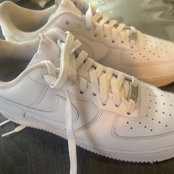 Men's White Low-Top Sneakers with Cushioned Comfort - Picture 5 of 7